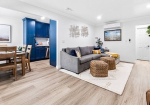 Modern Condo- Steps To Beach- Luxury- Surf City- Pet friendly