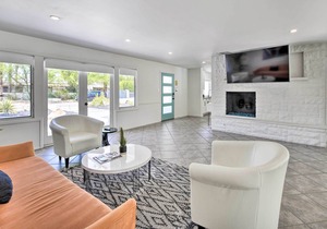NEW! Luxe Palm Springs Smart Home w/ Putting Green