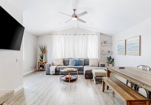 Newly remodeled home w/great location, balcony, bay views, central A/C