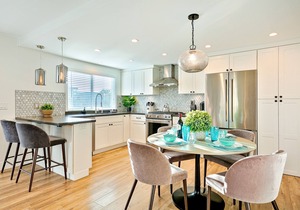 Ocean-view condo with private hot tub - walk to beach - snowbird-friendly