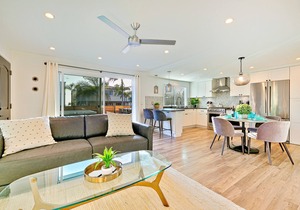 Ocean-view condo with private hot tub - walk to beach - snowbird-friendly
