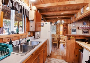 Original Chambers Landing Cabin | 7 minute walk to beach, 1 mile from Homewood R