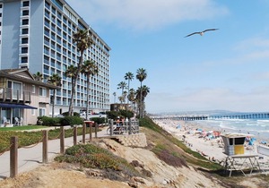 Pacific Penthouse!!! Right on the Beach !!