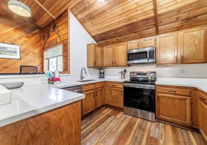 Peaceful Snowcreek Retreat 492