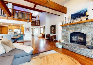 Pet-Friendly, Sits Right on the Creek. Gas Grill, Washer/D, Near Golf Course