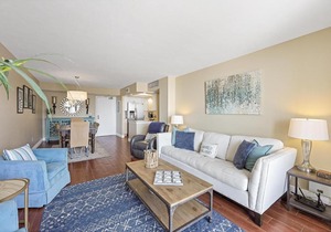 Relaxing beachfront condo with pool and ocean views