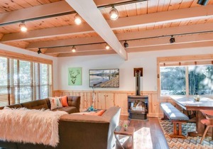 Relaxing Tahoma Cabin with High End Hot Tub