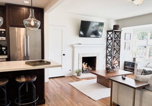 Remodeled, Downtown, Large Yard/Spa