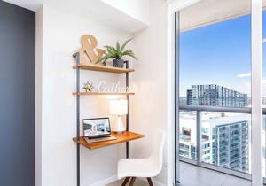 Riverwalk Access | Chic Brickell Condo