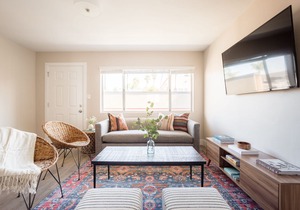 Seashore V by AvantStay | Sleek La Jolla Flat 5mins from the Beach!