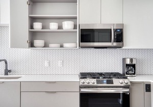 Serene Emeryville 1BR w/Pool, Gym & W/D, walk to Safeway, by Blueground