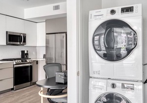 Serene Emeryville 1BR w/Pool, Gym & W/D, walk to Safeway, by Blueground