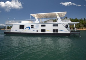 Shasta Marina at Packers Bay's Sumerset Houseboat.