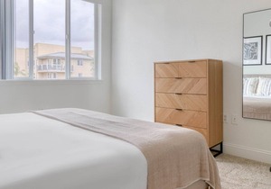 Sleek Playa Vista 2BR w/ Pool, Gym & W/D, nr 405, by Blueground