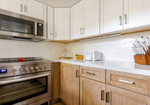 Snowcreek 870-Rustic mountain charm in this Snowcreek condo with views!