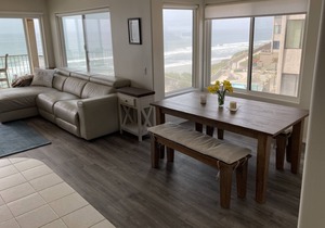 Spacious Beach Front Condo-Resort Like Amenities Pool And Spa