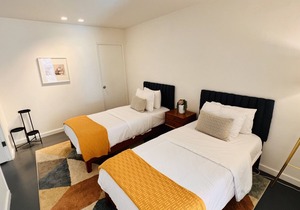 Spectacular Mountain Views, Spacious and a perfect Retreat!