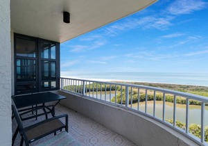 Stunning Beachfront Penthouse on 19th Floor I Desirable Front Unit