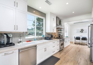 Stunning Luxury Home w/Ocean Views - Close to Newport Pier