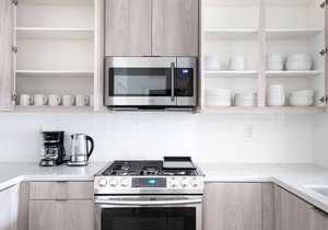 Sunny Playa Vista 2BR w/Pool, Gym & W/D, nr 405, by Blueground
