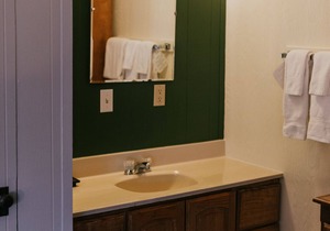 The Long Barn Lodge - King Room