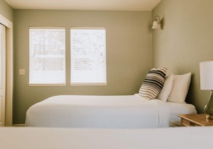 The Long Barn Lodge - Luxury Cabin L