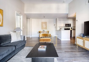 Trendy Sunnyvale 2BR w/Gym, Pool & BBQ, walk to Apple, by Blueground