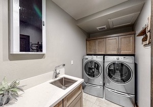 Unique, 2-story townhome with private hot tub, fireplaces, grill, decks, WiFi