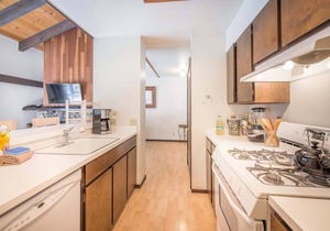 Villas Cozy Condo in Tahoe City - Close to Town, beaches and resorts
