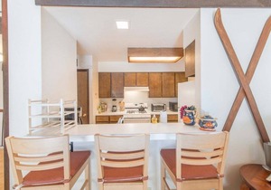 Villas Cozy Condo in Tahoe City - Close to Town, beaches and resorts