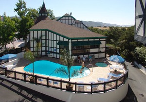 Vinland Hotel and Lounge