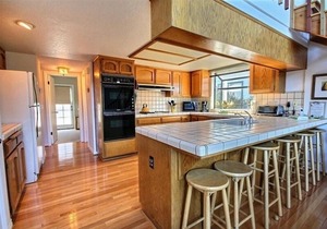 Wonderful Cambria Oceanview Home Within Walking Distance to the Sea