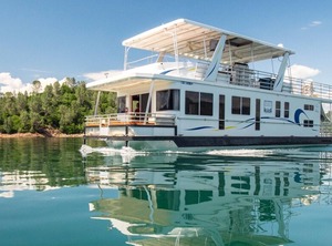 Shasta Marina Houseboat | Lakehead