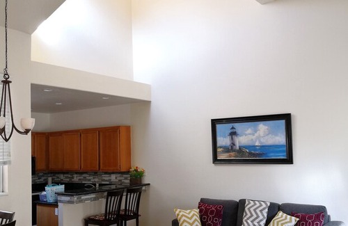 University City House | 1 Bedroom 1 Bathroom Townhouse in UC San Diego / Renaissance La Jolla