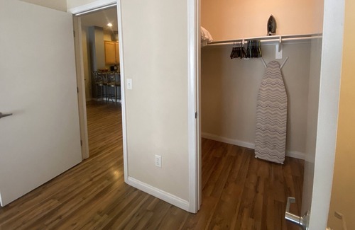 Pacific Terrace Condo | 1 Bedroom Gaslamp District with Parking
