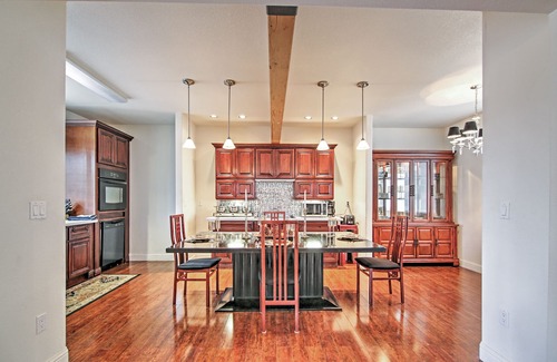South Lake Tahoe House | 1 Mi to Mtn, 1 More to Shore! Luxury Tahoe Home