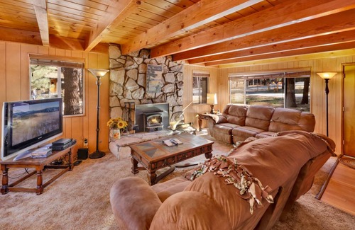 Big Bear Lake Cabin | 100 m² Cabin ∙ 3 bedrooms ∙ 5 guests