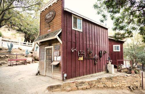 Santa Barbara County Hotel | 100 m² Hotel ∙ 2 bedrooms ∙ 8 guests