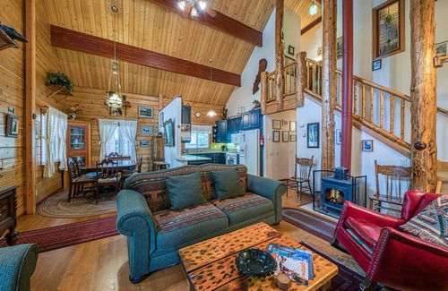 Al Tahoe Cabin | 110 m² Cabin ∙ 3 bedrooms ∙ 6 guests