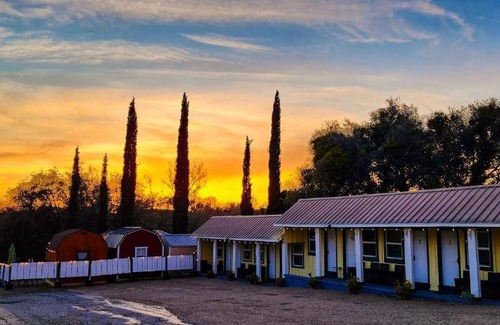 Dunlap House | 112 m² Motel ∙ 7 guests