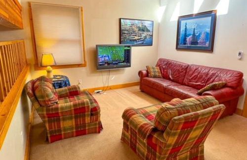 Truckee House | 1225 Gold Bend