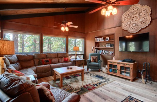 North Wawona Cabin | 125 m² Cabin ∙ 3 bedrooms ∙ 9 guests
