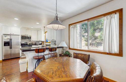 Cedar Glen House | 125 m² House ∙ 3 bedrooms ∙ 6 guests