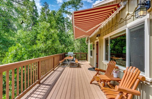 Oakhurst Cottage | 157 m² Cabin ∙ 2 bedrooms ∙ 10 guests