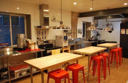 Theater District Hostel | 16 m² Hostel ∙ 3 guests