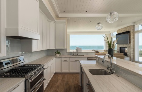 Stinson Beach House | 180-182 Seadrift Road: 9 BR, 10.5 BA House in Stinson Beach, Sleeps 24