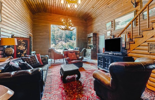 Guerneville Cabin | 180 m² Cabin ∙ 3 bedrooms ∙ 10 guests