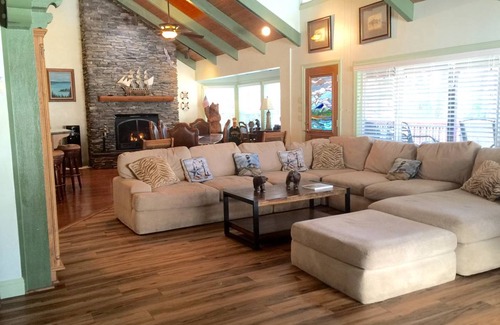 Bass Lake House | 193 m² House ∙ 4 bedrooms ∙ 12 guests