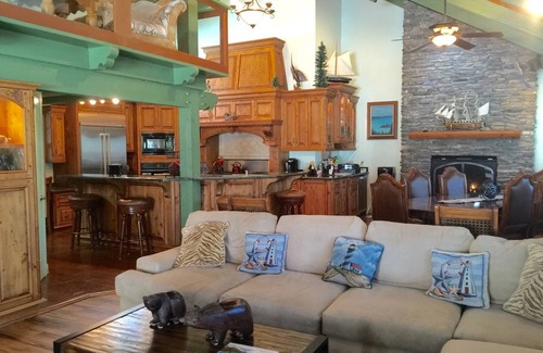 Bass Lake House | 193 m² House ∙ 4 bedrooms ∙ 12 guests