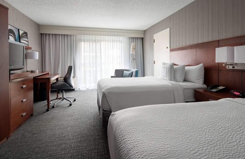 El Segundo Hotel | 2 Spacious Rooms Near Dignity Health Sports Park – Ideal for Sports Fans